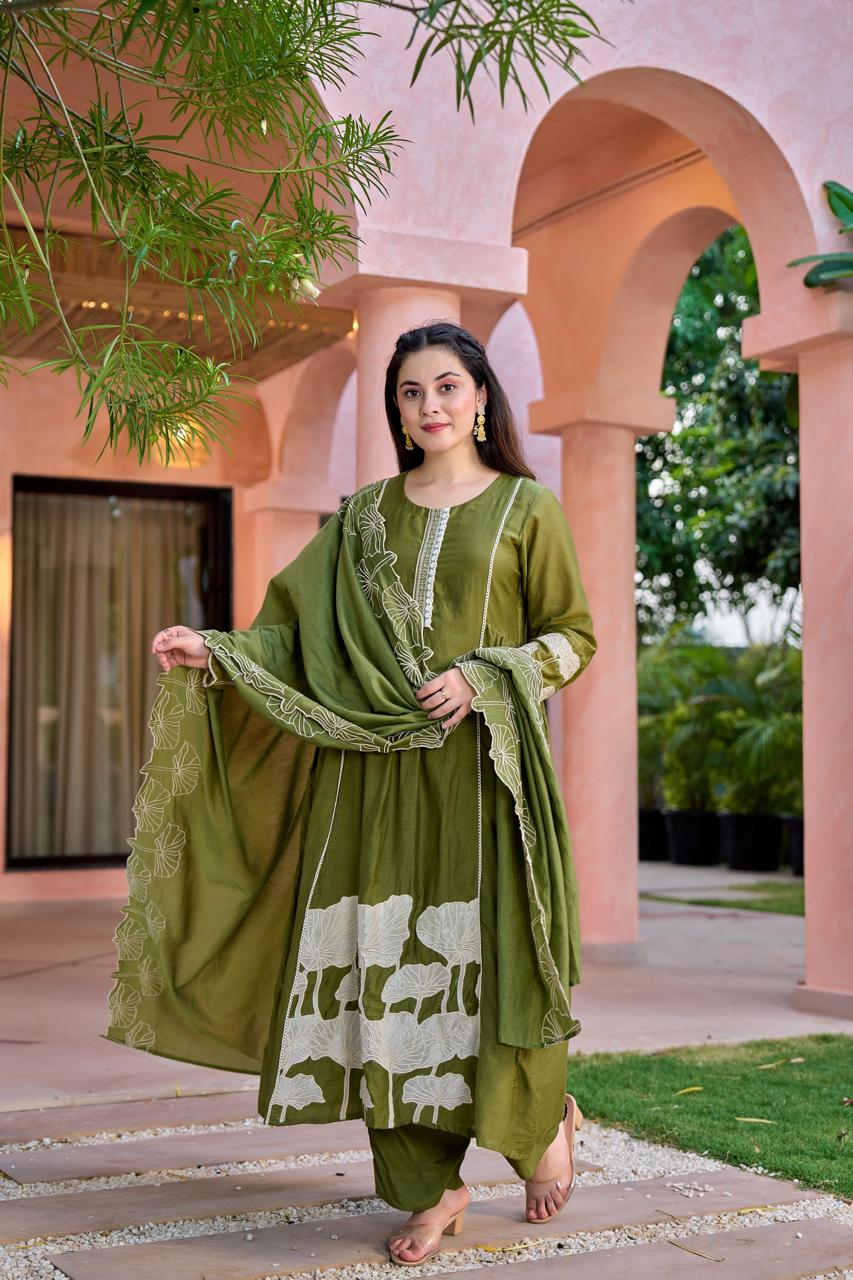 Leafy Lush Suit Set