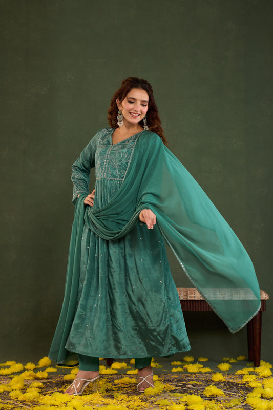Chinnon emeraled Suit Set