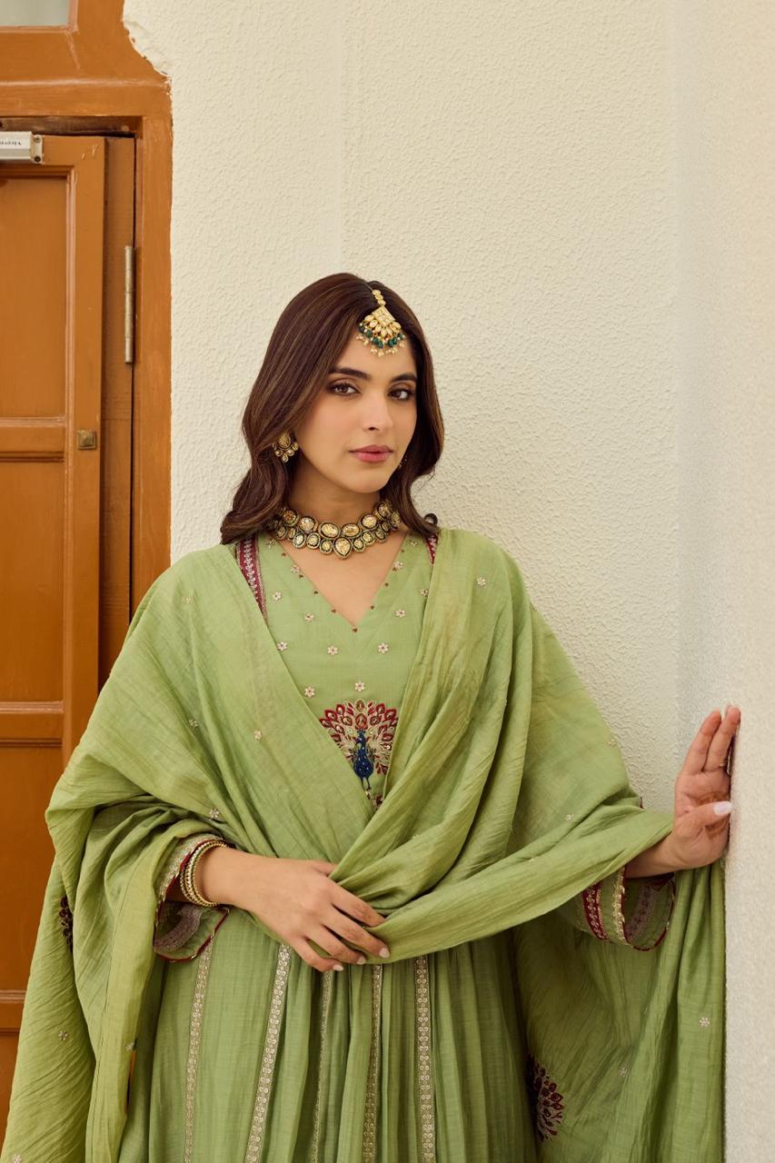 Pista Grace Embroidered Suit Set