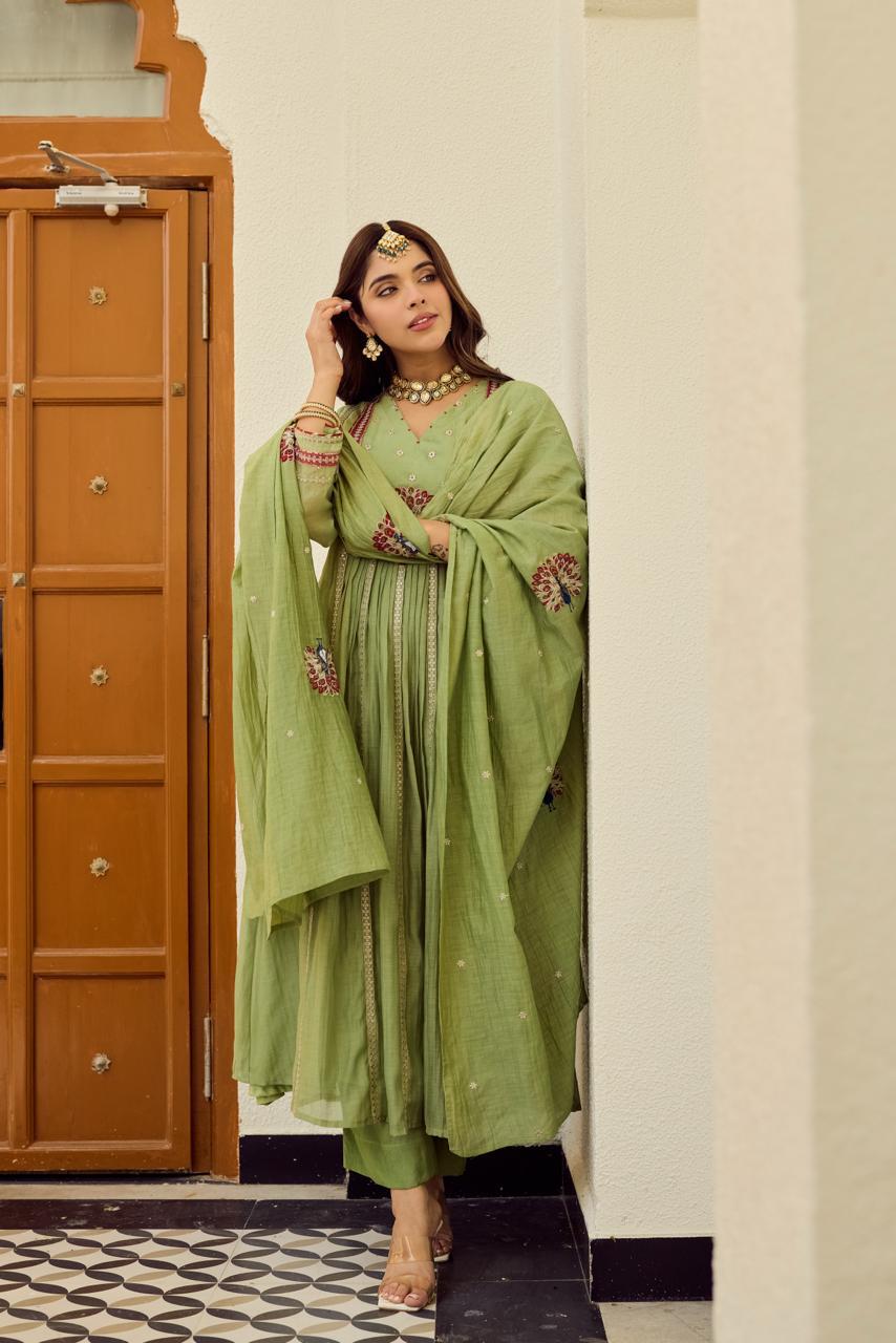 Pista Grace Embroidered Suit Set