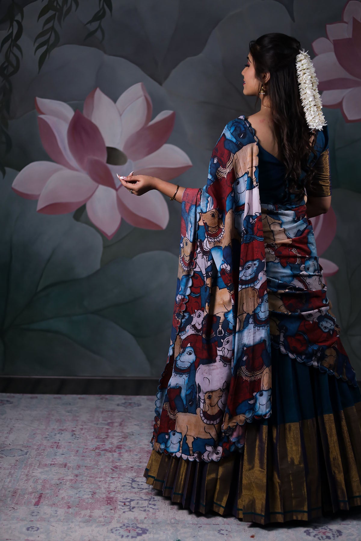 akshara.reddya in @dollyjstudio lehenga with smokey shimmer eyes & soft  tones for reception ✨ Pc: @onelove.films #bridesofaishwary... | Instagram